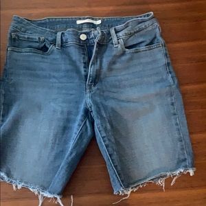 Long Levi’s shorts